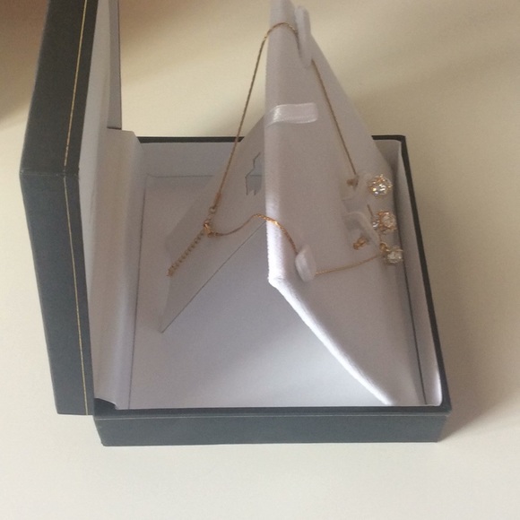 Fifth Avenue Collection earrings & necklace set - Picture 5 of 8